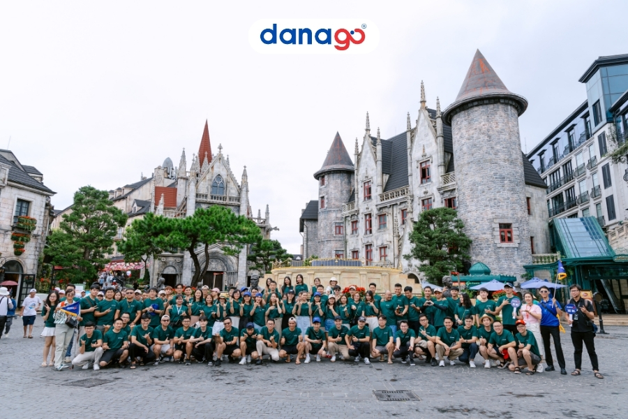Tham quan Làng Pháp trong tour của DANAGO TOUR BÀ NÀ HILL 1 NGÀY