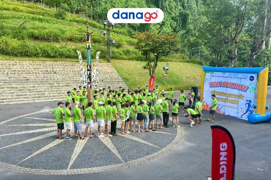 Team Building trong tour Cổng Trời Đông Giang của DANAGO Team Building trong tour Cổng Trời Đông Giang của DANAGO