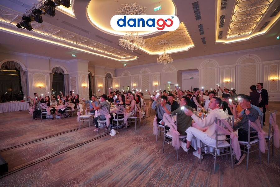 Không gian Gala Dinner hoàng tráng do DANAGO tổ chức