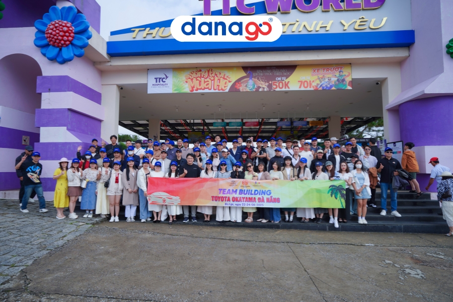 Đoàn Toyota 100 khách tham quan Thung lũng Tình Yêu