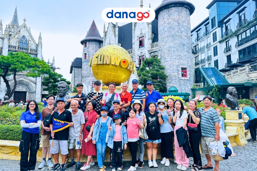 Tour du lịch Đà Nẵng - Đoàn khách tham quan Bà Nà Hills TOUR DU LỊCH ĐÀ NẴNG