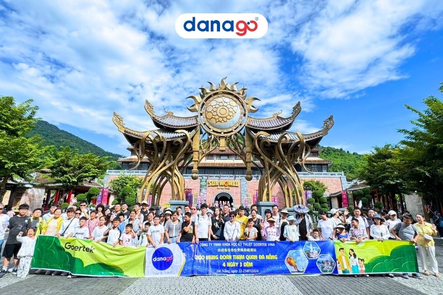 Đoàn khách của DANAGO check-in Cổng Thời Gian VÉ BÀ NÀ HILL
